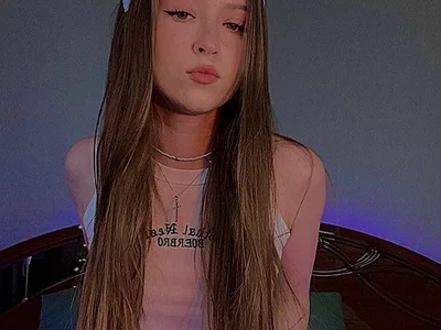 Monikacutie live cam video preview