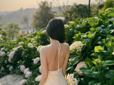Elly_Lynh webcam livesex profile in black-hair cams