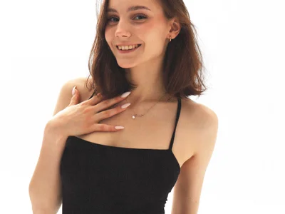 LoisAyrtone webcam livesex profile in black-hair cams