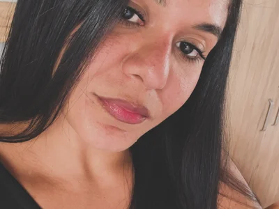pleasureMyAss- Spanish speaking webcam model