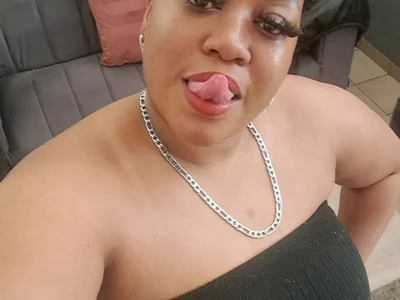 QUEENxJESSI Curvy webcam from South Africa